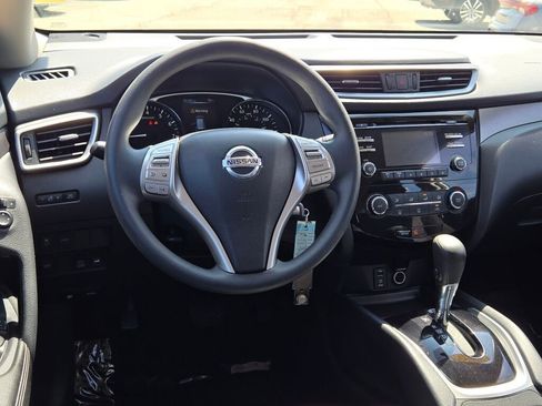 Used 2015 Nissan Rogue S AWD/4WD image 17