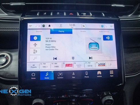 Used 2021 Jeep Grand Cherokee L Overland w/ Luxury Tech Group IV AWD/4WD image 18