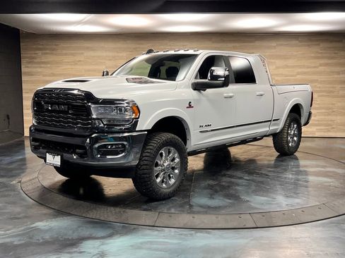 Used 2024 RAM 3500 Limited AWD/4WD image 4