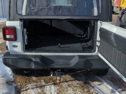 Used 2022 Jeep Wrangler Unlimited Sport image 19