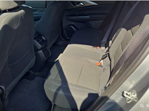 Used 2025 Chevrolet Equinox EV LT FWD image 9