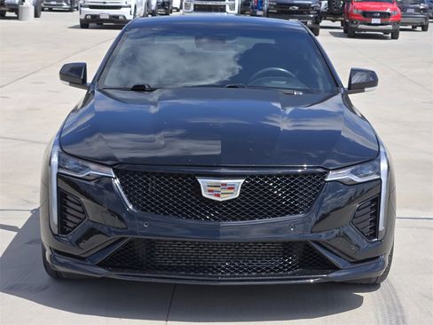 Used 2022 Cadillac CT4 V image 8