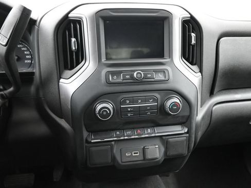Used 2022 Chevrolet Silverado 1500 Custom AWD/4WD image 4