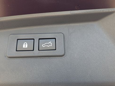 Used 2025 Subaru Outback Touring XT w/ Popular Package #2 image 11