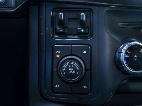 Used 2025 Ford F150 Raptor image 35