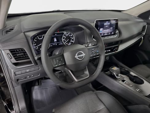 New 2026 Nissan Rogue SV FWD image 9