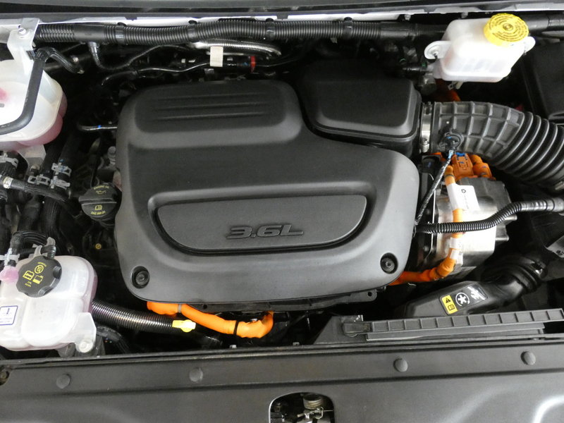 Used 2025 Chrysler Pacifica Pinnacle FWD image 34