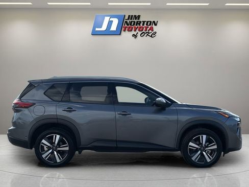 Used 2024 Nissan Rogue SL AWD/4WD image 4