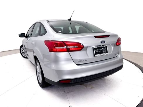 Used 2018 Ford Focus SE FWD image 6