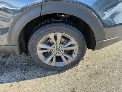 Used 2022 Ford Explorer XLT w/ Equipment Group 202A image 22