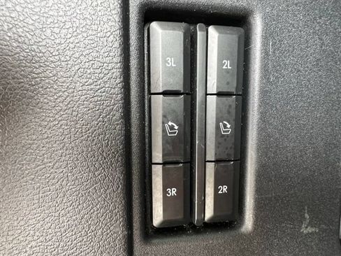Used 2022 Lincoln Navigator L Reserve RWD image 21