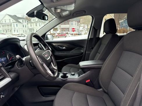 Used 2024 GMC Terrain SLE image 21