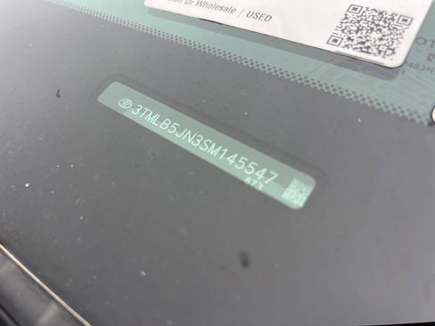 Used 2025 Toyota Tacoma SR5 image 15