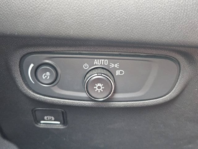 Used 2024 GMC Terrain SLE FWD image 22