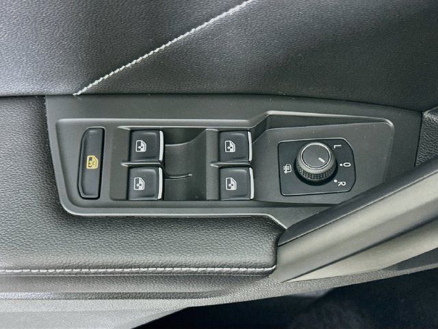 Certified 2024 Volkswagen Tiguan SE AWD/4WD image 17