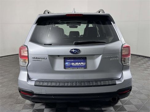 Used 2017 Subaru Forester 2.5i Limited image 9