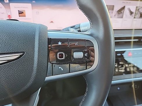 Used 2025 Genesis GV80 2.5T Advanced image 9