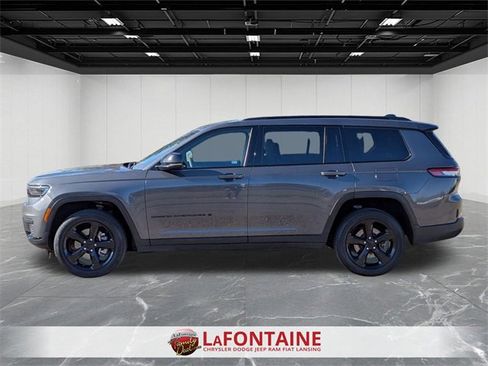 Certified 2023 Jeep Grand Cherokee L Laredo image 2