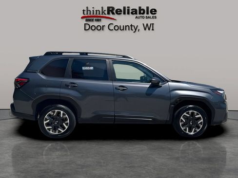 Used 2025 Subaru Forester Premium AWD/4WD image 6