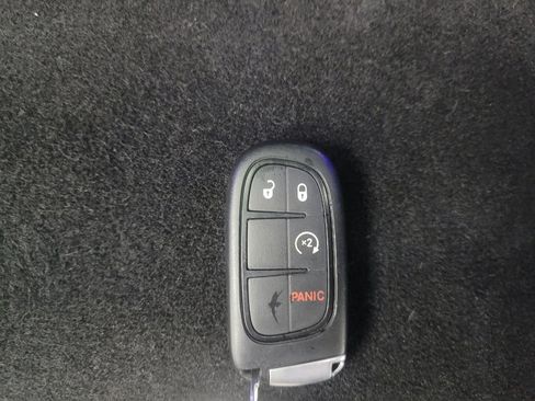 Used 2021 Jeep Cherokee Latitude Plus image 32