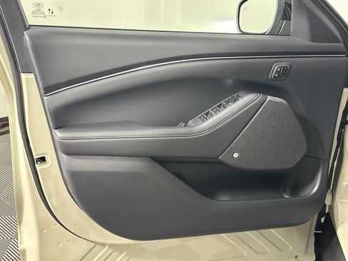 Used 2025 Ford Mustang Mach-E Premium image 9