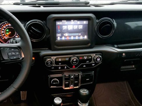 Used 2023 Jeep Wrangler Unlimited Sport AWD/4WD image 8