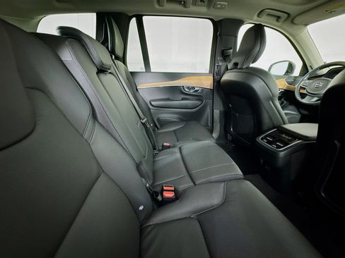 Used 2025 Volvo XC90 B6 Plus image 26