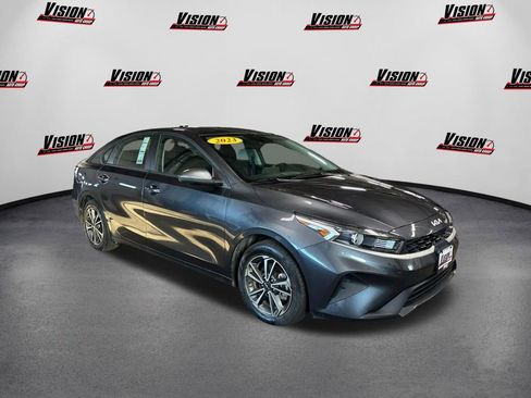 Certified 2023 Kia Forte LXS image 3