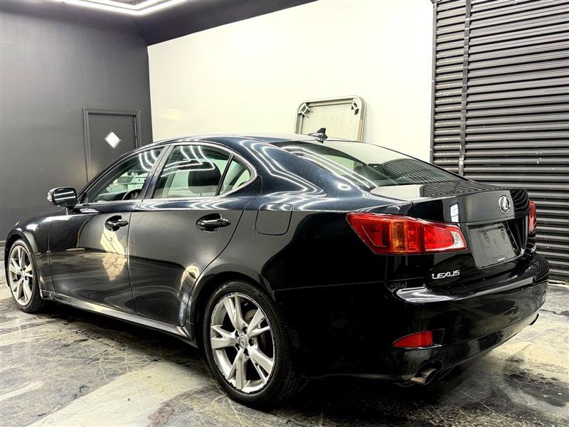 Used 2009 Lexus IS 250 w/ Preferred Accessory Pkg RWD image 4