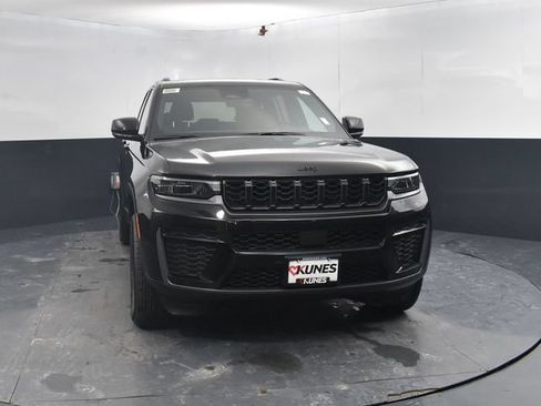 New 2026 Jeep Grand Cherokee Altitude AWD/4WD image 2