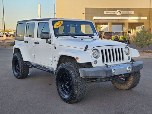 Used 2018 Jeep Wrangler Unlimited Sahara image 7