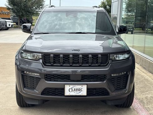 New 2026 Jeep Grand Cherokee L Limited w/ Limited Altitude Package AWD/4WD image 6