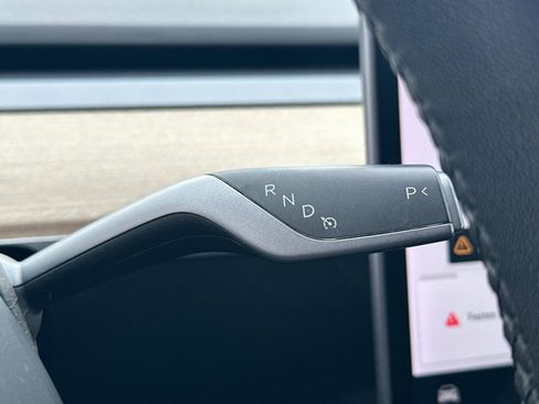 Used 2021 Tesla Model Y Long Range image 22