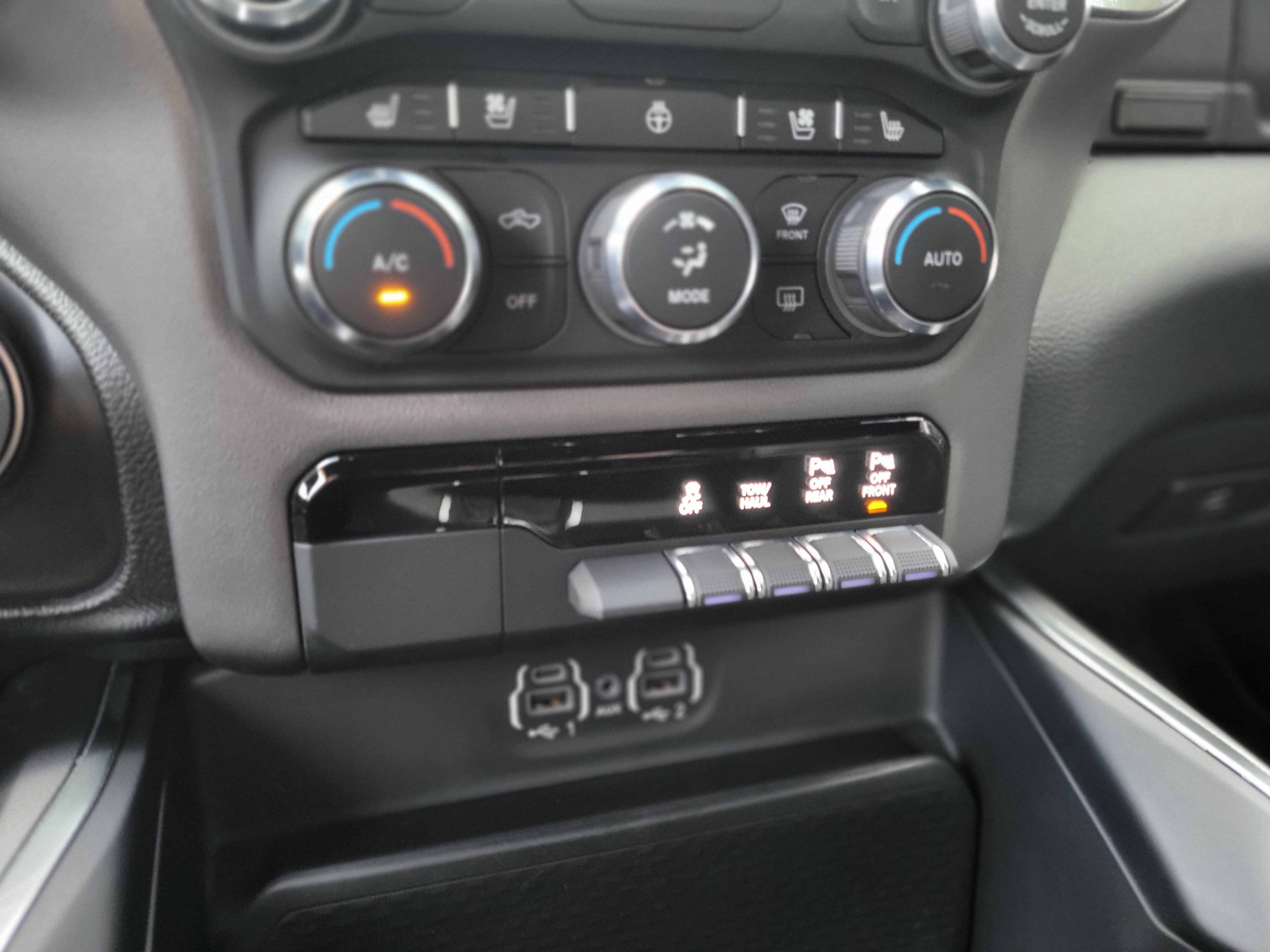 Used 2022 RAM 1500 Laramie AWD/4WD image 29