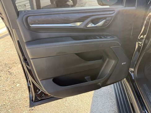 Used 2023 GMC Yukon XL Denali image 14