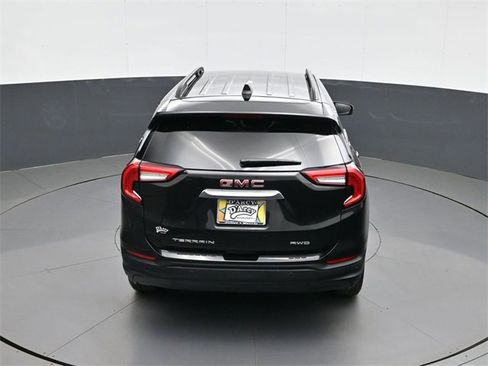 Used 2023 GMC Terrain SLE w/ Driver Convenience Package image 18
