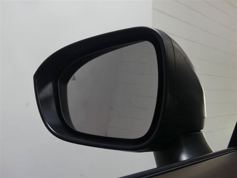 Used 2023 Nissan Rogue S FWD image 14