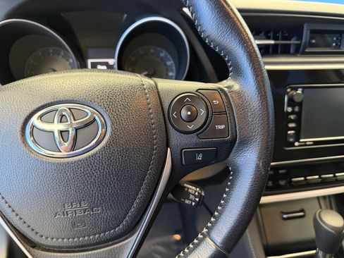Used 2018 Toyota Corolla iM FWD image 15