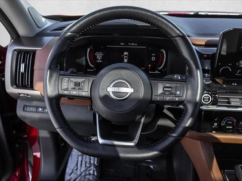 Used 2023 Nissan Pathfinder Platinum image 13