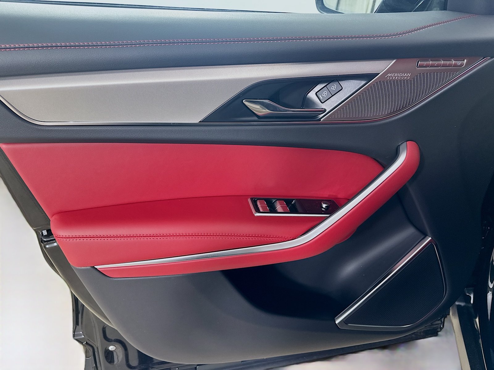 New 2026 Jaguar F-PACE R-Dynamic S AWD/4WD image 16