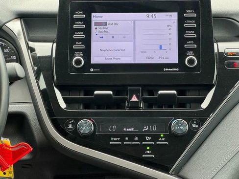 Used 2024 Toyota Camry SE image 13