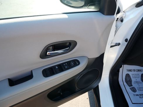 Used 2016 Honda HR-V LX image 15