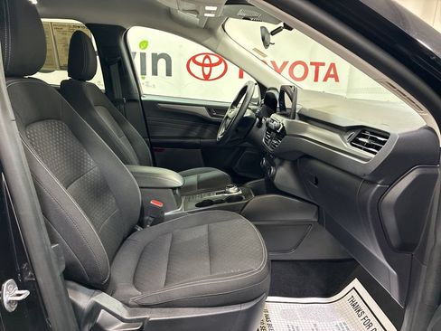 Used 2025 Ford Escape Active AWD/4WD image 11