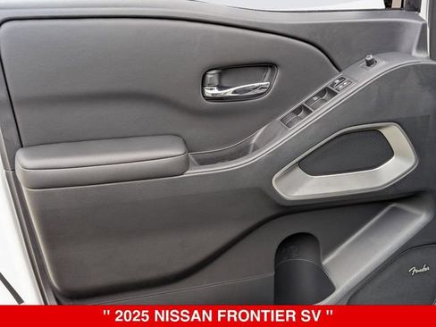 New 2025 Nissan Frontier SV w/ SV Convenience Package AWD/4WD image 10