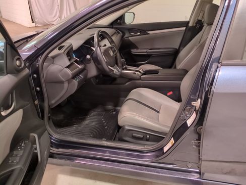 Used 2018 Honda Civic Touring image 16