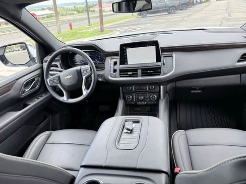 Used 2024 Chevrolet Tahoe Premier AWD/4WD image 32
