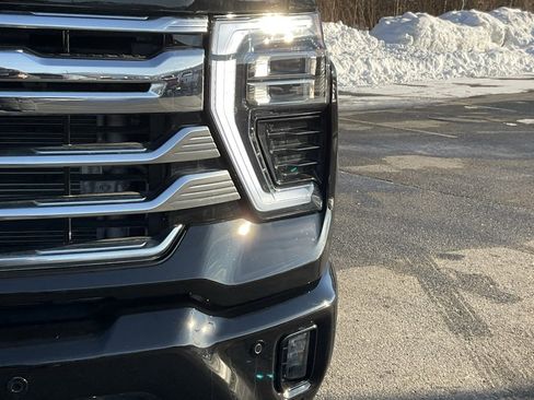 Used 2024 Chevrolet Silverado 2500 High Country image 2