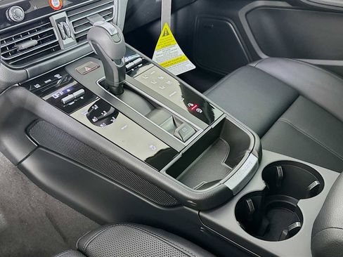 New 2026 Porsche Macan AWD/4WD image 20