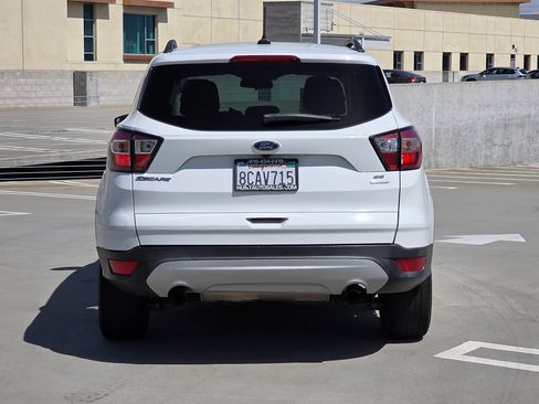 Used 2018 Ford Escape SE w/ SE Sync 3 Package FWD image 6