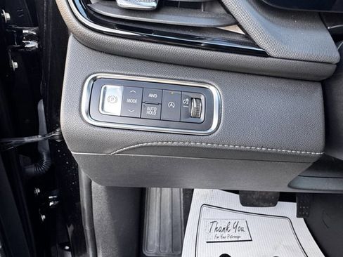 Used 2025 Buick Enclave Preferred image 19